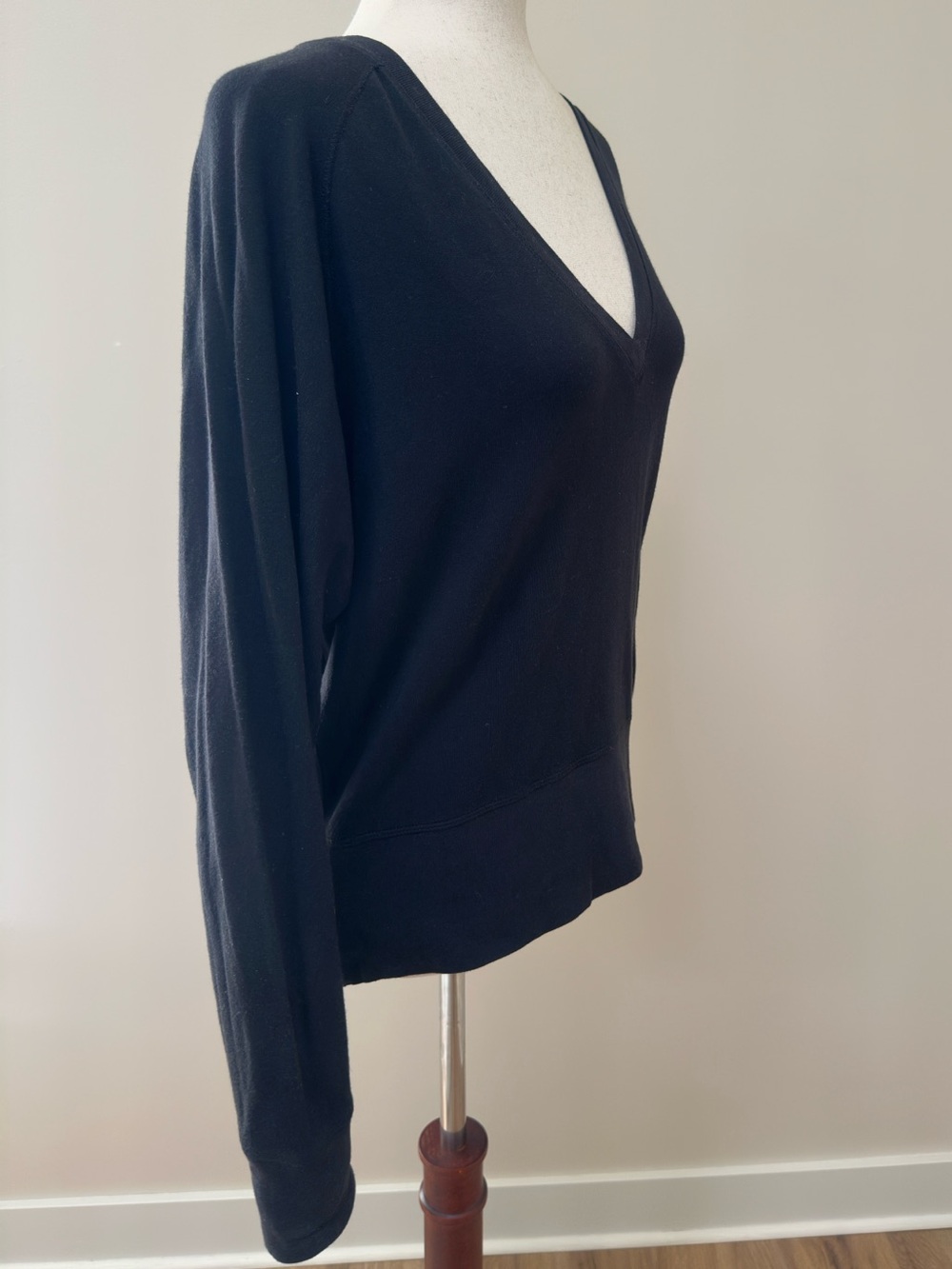 Rag & Bone Classic Black V-Neck Pullover | Size S/P - Picture 5 of 5